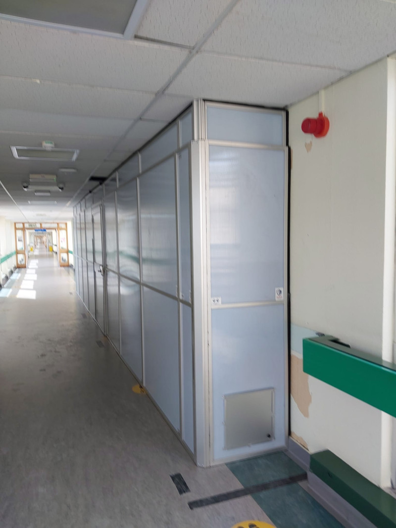 Carousel 4 - DUSTEX® Aire Guardian Rigid Containment Unit in use at Airedale Hospital to prevent dust from coming into contact with patients, hospital staff and visitors_