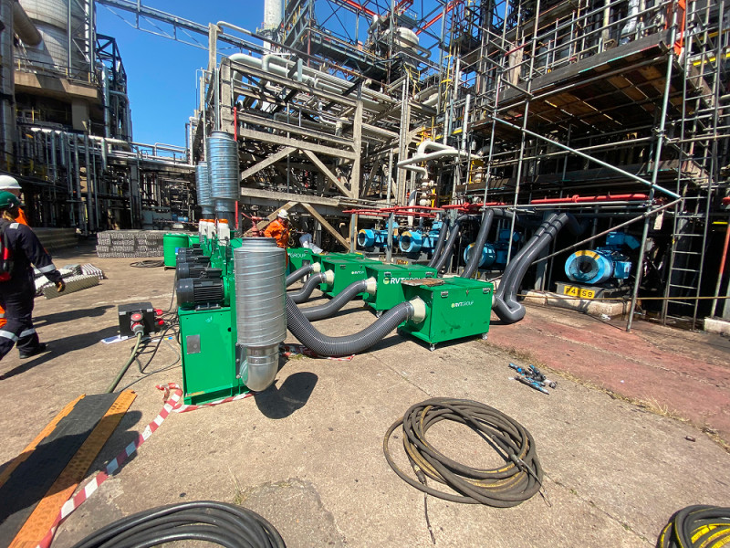 Carousel 4 - RVT Group_s RAVEX® Wandafilta Plus - Extraction & Filtration LEV Kit in use at an oil refinery during repair works